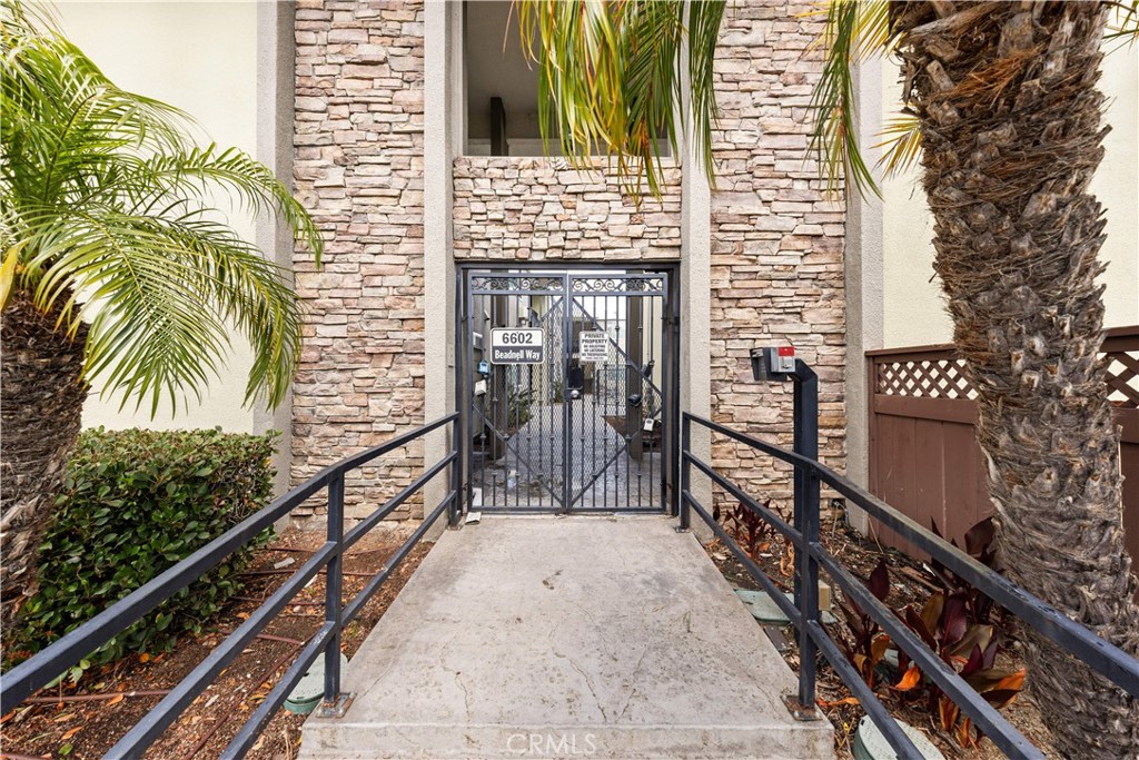 6602 Beadnell Way - photo 18