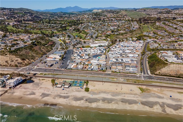 114 Shell Drive, San Clemente CA: https://media.crmls.org/medias/0b42ab5b-f21d-45b4-b6d3-15dd4d5ce501.jpg