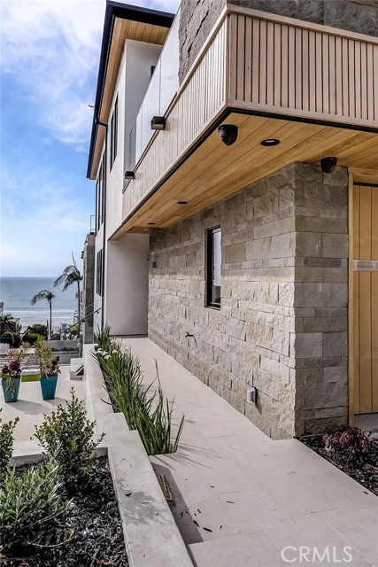 205 34th, Manhattan Beach, California 90266, 3 Bedrooms Bedrooms, ,3 BathroomsBathrooms,Residential,Sold,34th,SB22024191