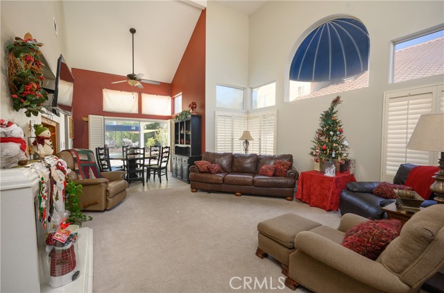 23791 Via De Gema Linda, Murrieta CA: https://media.crmls.org/medias/0b42c3f5-c26b-4e07-bcdb-b5a013c30e28.jpg