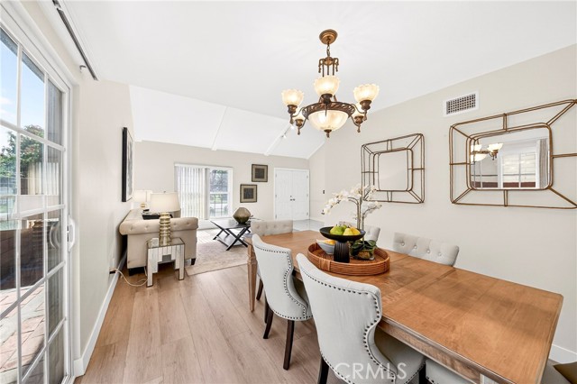 Detail Gallery Image 11 of 69 For 12525 Semora St, Cerritos,  CA 90703 - 4 Beds | 2/1 Baths