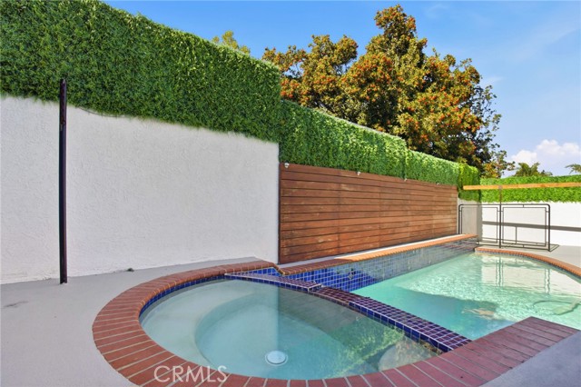 Detail Gallery Image 4 of 39 For 2260 Cazador Dr, Los Angeles,  CA 90065 - 2 Beds | 1 Baths