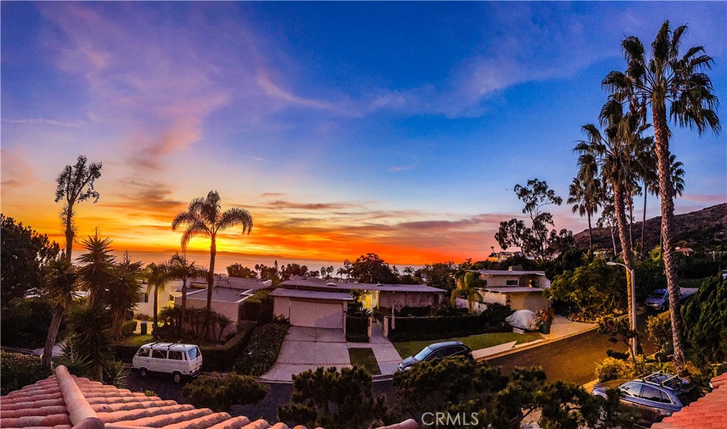 0b4350ed C929 4bc6 B737 C2fa81fa1b1a