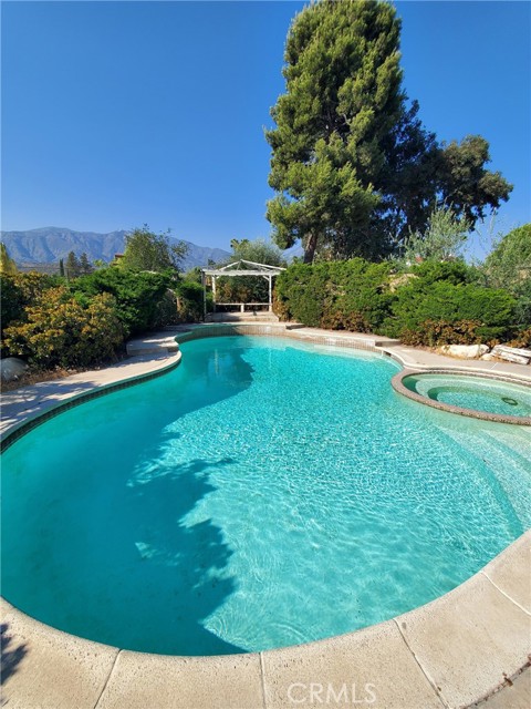 Detail Gallery Image 18 of 19 For 197 Limestone Rd, Claremont,  CA 91711 - 4 Beds | 3 Baths