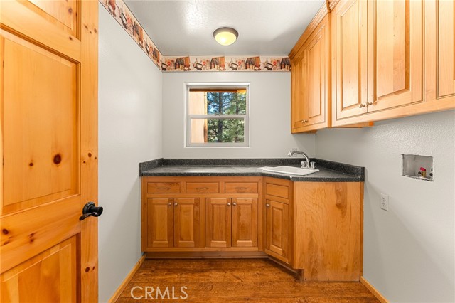 1540 Alderwood Court, Big Bear City CA: https://media.crmls.org/medias/0b44b08f-c0de-4861-aa75-3fc9cec61cd7.jpg