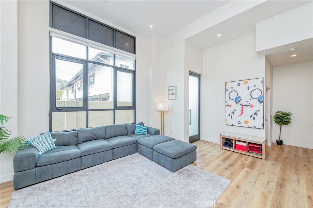 505 N Santa Anita #B