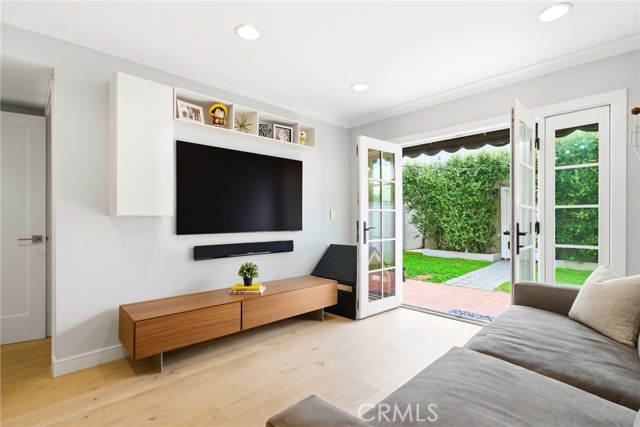 Detail Gallery Image 20 of 47 For 220 Detroit Ave, Huntington Beach,  CA 92648 - 3 Beds | 2/1 Baths