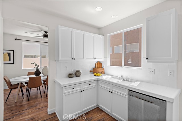 Detail Gallery Image 11 of 49 For 205 Woodcrest Ln, Aliso Viejo,  CA 92656 - 4 Beds | 2/1 Baths