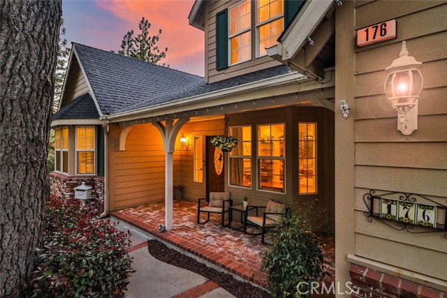 176 Pine Ridge Road, Crestline CA: https://media.crmls.org/medias/0b46c4f9-5eff-4be2-8489-3f49e414e885.jpg