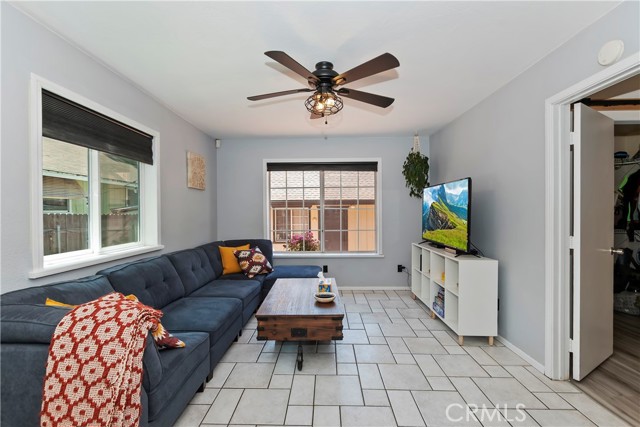 22989 Pine Lane, Crestline CA: https://media.crmls.org/medias/0b46e046-b40b-4039-8d4a-435edad34df0.jpg