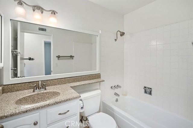 Detail Gallery Image 16 of 46 For 25612 Oakbar Ct, Newhall,  CA 91321 - 4 Beds | 3 Baths