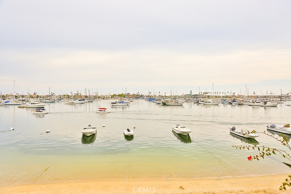 https://media.crmls.org/medias/0b476cf2-d4fa-48f4-b85d-f9a42248e87a.jpg?preset=X-Large