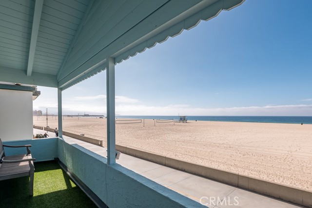 Detail Gallery Image 1 of 13 For 530 the Strand, Hermosa Beach,  CA 90254 - 1 Beds | 1 Baths