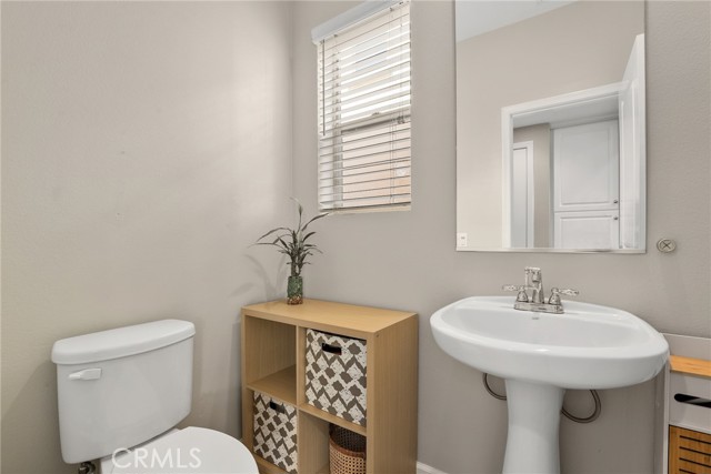 Detail Gallery Image 12 of 36 For 21710 Bene Dr, Saugus,  CA 91350 - 3 Beds | 2/1 Baths