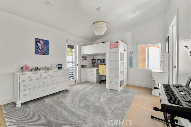 Detail Gallery Image 18 of 27 For 2111 Vista Entrada, Newport Beach,  CA 92660 - 3 Beds | 2/1 Baths