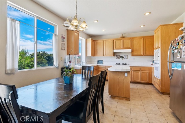 11884 Mariposa Bay Lane, Porter Ranch CA: https://media.crmls.org/medias/0b488f5c-c8ba-4dce-ad59-17f1bf6341b2.jpg