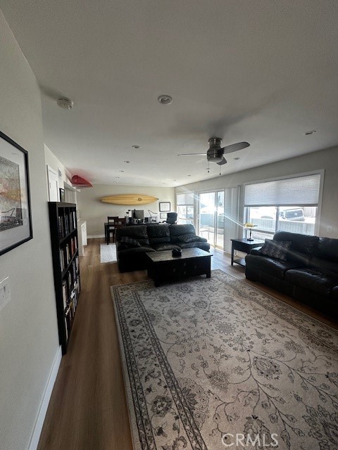 4704 Seashore Drive, Newport Beach CA: https://media.crmls.org/medias/0b48d13c-533f-4ae2-b042-664653e80d6a.jpg
