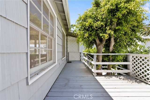 604 Marguerite Avenue, Corona del Mar CA: https://media.crmls.org/medias/0b4907c5-411d-405a-a079-425a21bc7980.jpg