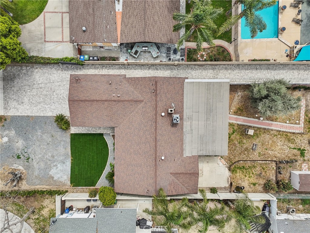 https://media.crmls.org/medias/0b490abd-39e4-48b3-bb1c-fa5b24de72a9.jpg?preset=X-Large