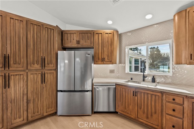 Image 10 of 35 For 25072 Atwood