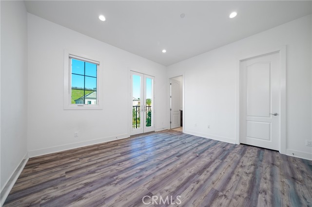 56 Egret, Irvine CA: https://media.crmls.org/medias/0b49a9c5-cde5-4632-bf21-3aed5038ed72.jpg
