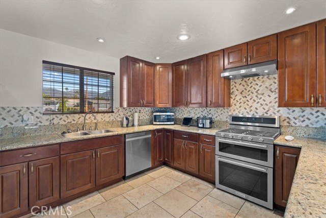 Detail Gallery Image 14 of 36 For 118 Bryn Mawr Rd, Claremont,  CA 91711 - 3 Beds | 2 Baths