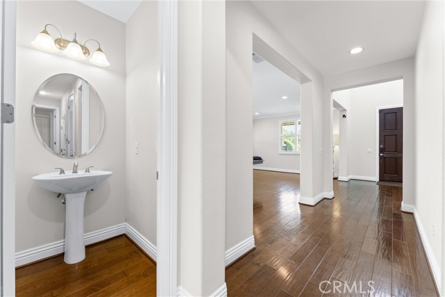 Detail Gallery Image 14 of 49 For 679 E Boxwood Ln, Azusa,  CA 91702 - 5 Beds | 4/1 Baths