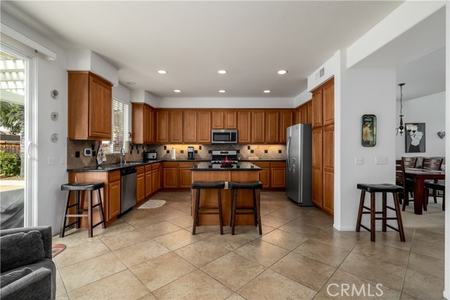 Detail Gallery Image 10 of 34 For 27075 Comet View Ct, Menifee,  CA 92585 - 4 Beds | 3 Baths