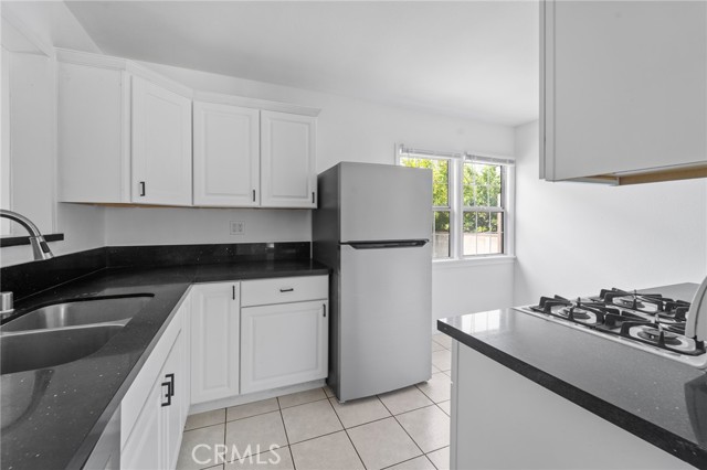 18656 Runnymede Street, Reseda CA: https://media.crmls.org/medias/0b4a864d-ad87-4a31-820f-92c4b763b90b.jpg