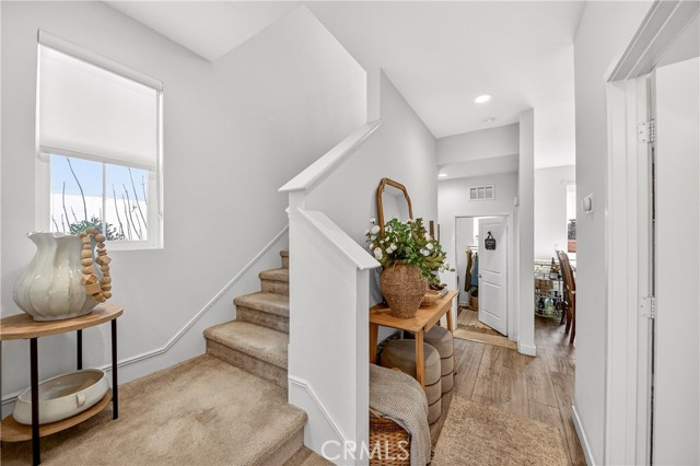 Detail Gallery Image 10 of 23 For 390 N Bellarose Way, Anaheim,  CA 92805 - 3 Beds | 2/1 Baths