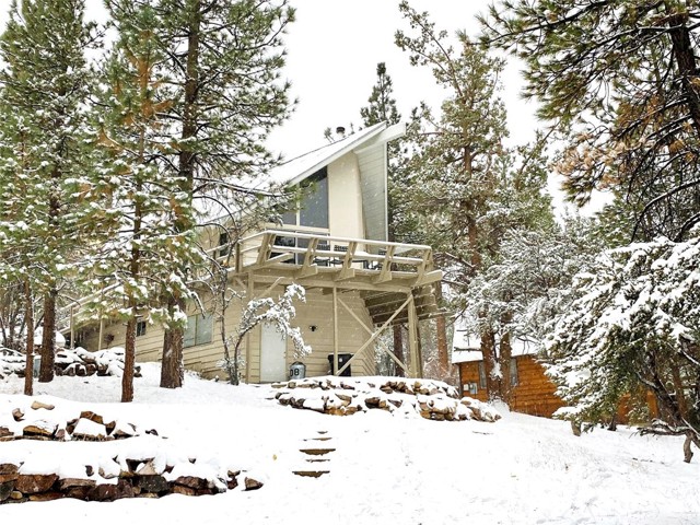 Detail Gallery Image 1 of 1 For 208 E Aeroplane Bld, Big Bear City,  CA 92314 - 3 Beds | 2 Baths