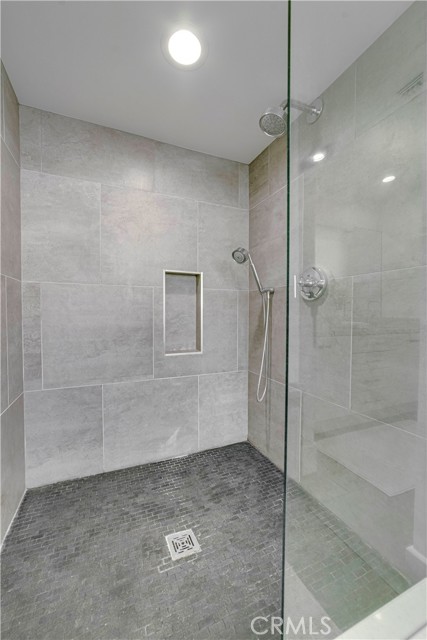 Detail Gallery Image 32 of 67 For 608 Heliotrope, Corona Del Mar,  CA 92625 - 4 Beds | 4 Baths