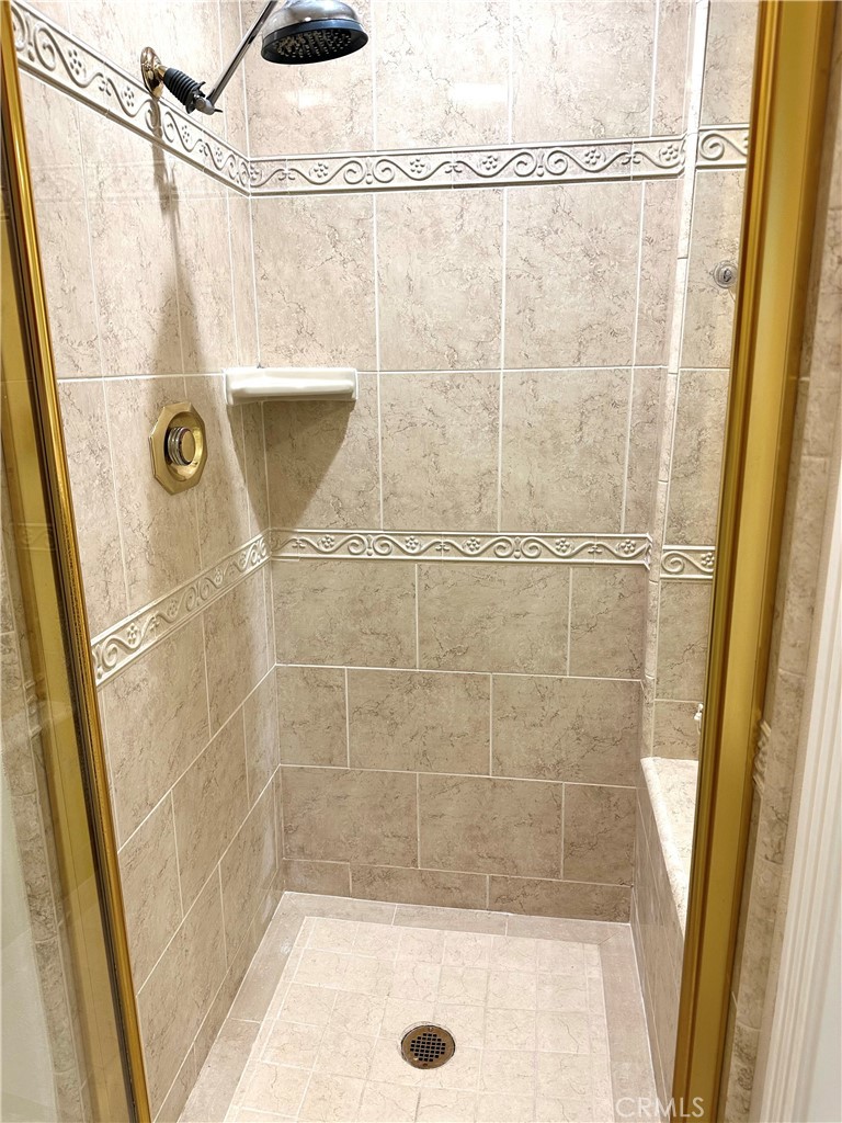 https://media.crmls.org/medias/0b4afda7-c84f-4079-af3e-6ba191b311ea.jpg?preset=X-Large