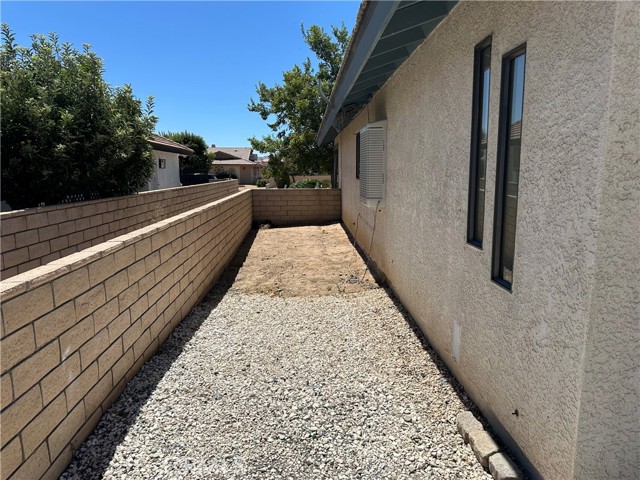 14572 Lighthouse Lane, Helendale CA: https://media.crmls.org/medias/0b4b3437-1a4f-44ca-96c8-ecec1511139a.jpg