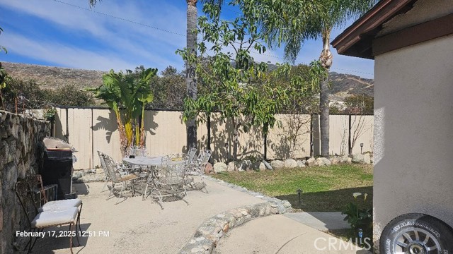 1319 W 25th Street, Upland CA: https://media.crmls.org/medias/0b4b407a-4dd7-4f4a-a9d7-9e7aa87e3f5f.jpg