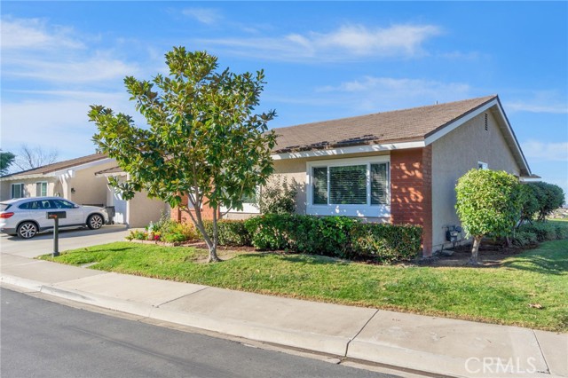 Detail Gallery Image 3 of 22 For 23641 via Garfias, Mission Viejo,  CA 92692 - 2 Beds | 2 Baths