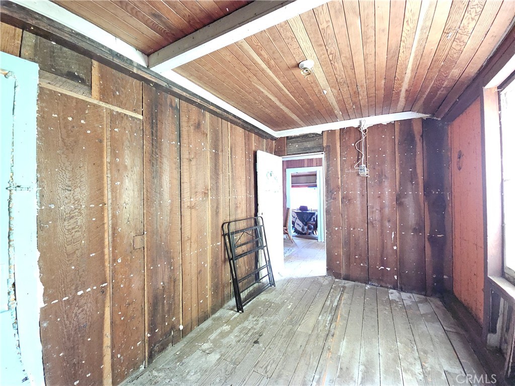 https://media.crmls.org/medias/0b4d5d89-82f4-4b91-aa89-5bb5eeb76921.jpg?preset=X-Large