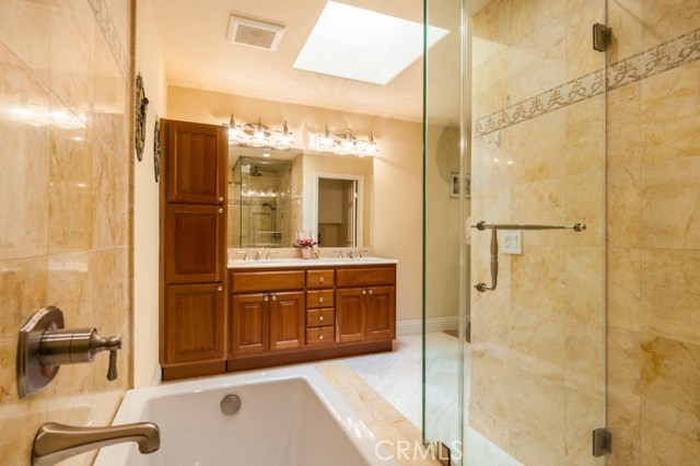 32 Malaga Place, Manhattan Beach, California 90266, 2 Bedrooms Bedrooms, ,1 BathroomBathrooms,Residential,Sold,Malaga,SB17034597