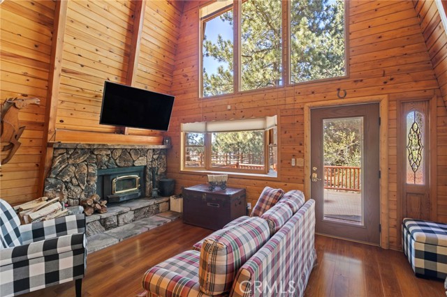 Detail Gallery Image 12 of 41 For 2160 Mariposa, Big Bear City,  CA 92314 - 3 Beds | 2 Baths