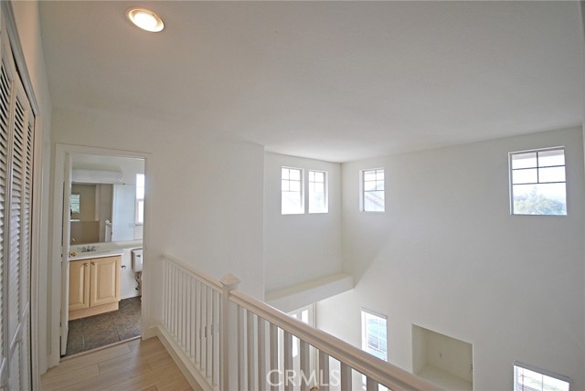 Detail Gallery Image 12 of 23 For 27153 Manor Cir, Valencia,  CA 91354 - 3 Beds | 2/1 Baths