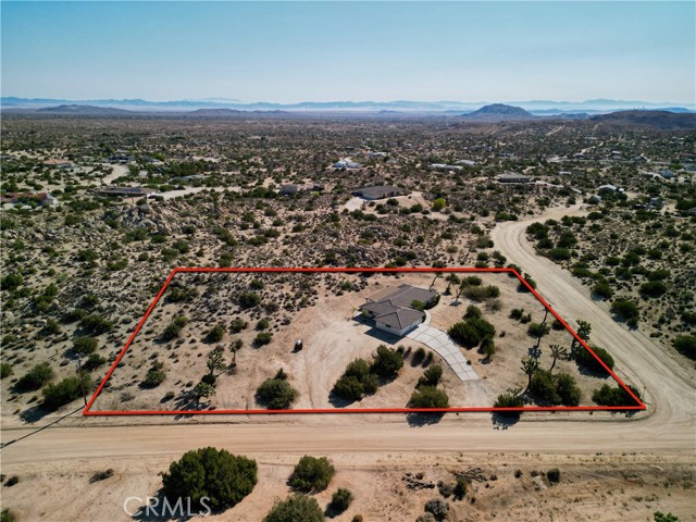 5601 Grand Avenue, Yucca Valley CA: https://media.crmls.org/medias/0b4fdb03-41e4-4ff8-a038-76050a4fae13.jpg