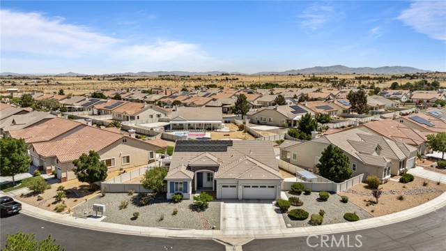 10237 Cotoneaster Street, Apple Valley CA: https://media.crmls.org/medias/0b514686-a762-4ced-96f4-2d6838ee71e6.jpg