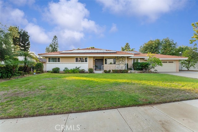 1073 E Knollcrest Drive, Covina CA: https://media.crmls.org/medias/0b5190bb-5b89-4d55-af0d-bdb32d73d54a.jpg