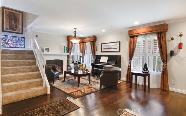 Detail Gallery Image 3 of 32 For 2261 Stonewood Ct, San Pedro,  CA 90732 - 2 Beds | 3 Baths