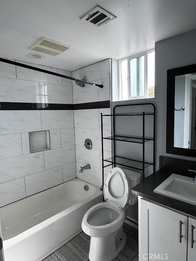 Detail Gallery Image 7 of 9 For 433 1/2 E 30th, Los Angeles,  CA 90011 - 3 Beds | 3 Baths