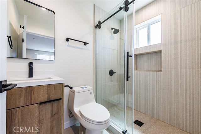 Detail Gallery Image 24 of 24 For 1857 Crenshaw Bld #1/2,  Los Angeles,  CA 90019 - 3 Beds | 3 Baths