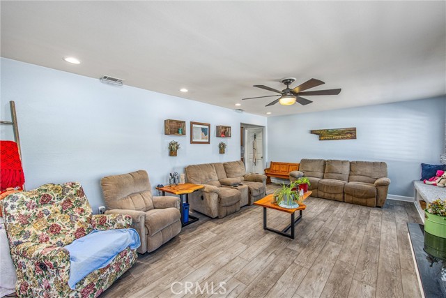 11336 Acropolis Drive, Yucaipa CA: https://media.crmls.org/medias/0b552c32-2fe3-4466-817c-d748f2041c14.jpg