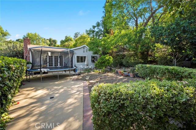 20955 De Mina Street, Woodland Hills CA: https://media.crmls.org/medias/0b55641d-205d-4a98-900a-2e0bc936634f.jpg