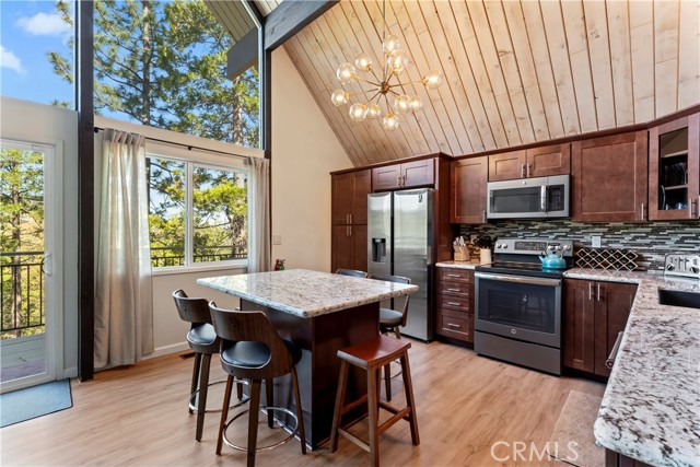 Detail Gallery Image 20 of 48 For 832 Rhine Rd, Lake Arrowhead,  CA 92352 - 3 Beds | 2 Baths