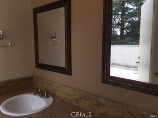 18411 HATTERAS, Tarzana CA: https://media.crmls.org/medias/0b56d785-50b9-4c89-9198-235f433ed20b.jpg